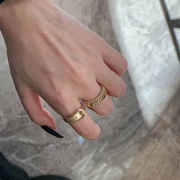 Adjustable slinky ring - Picture 2 of 2